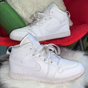 Jordan 1 mid